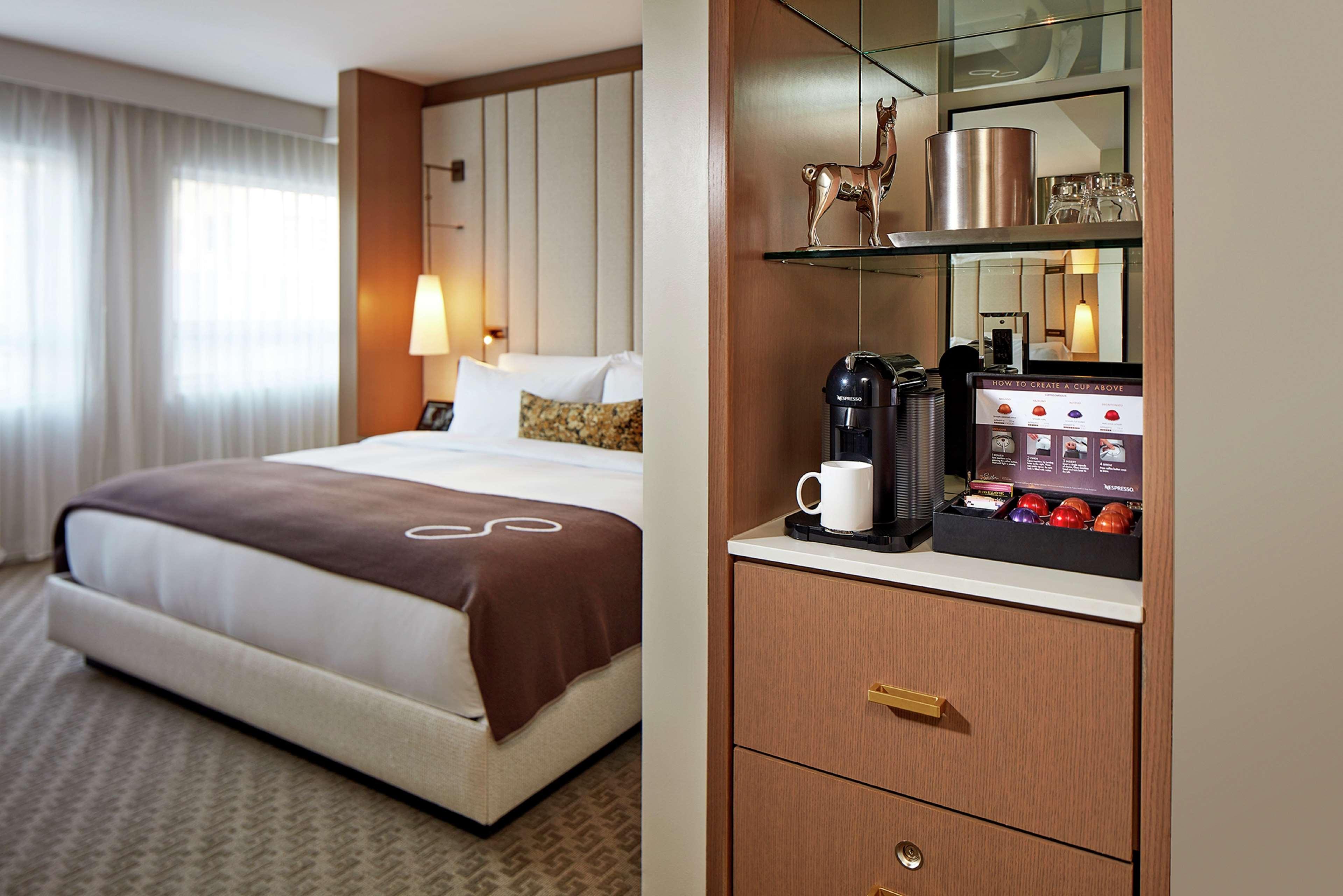 The Statler Dallas, Curio Collection By Hilton Экстерьер фото