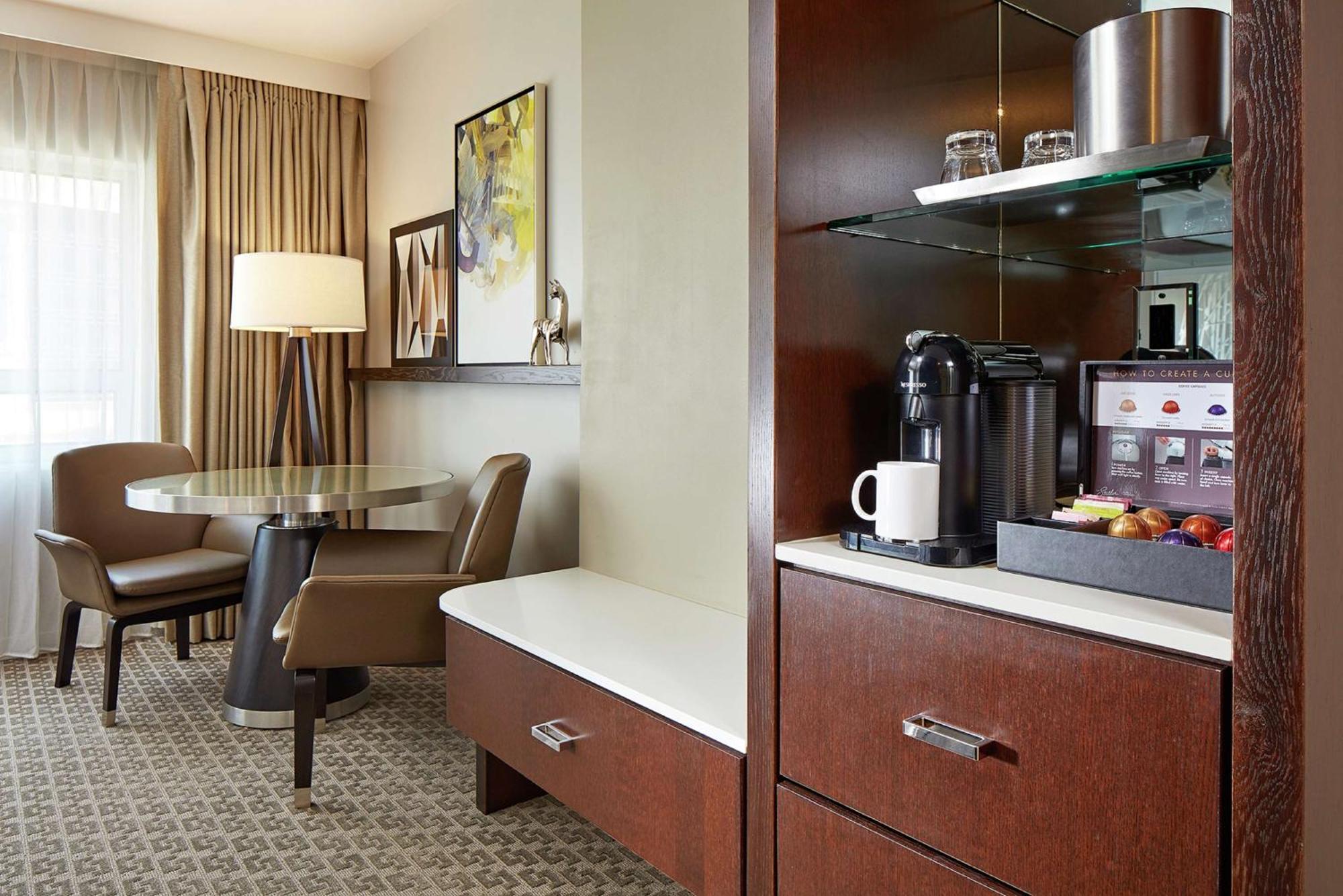The Statler Dallas, Curio Collection By Hilton Экстерьер фото